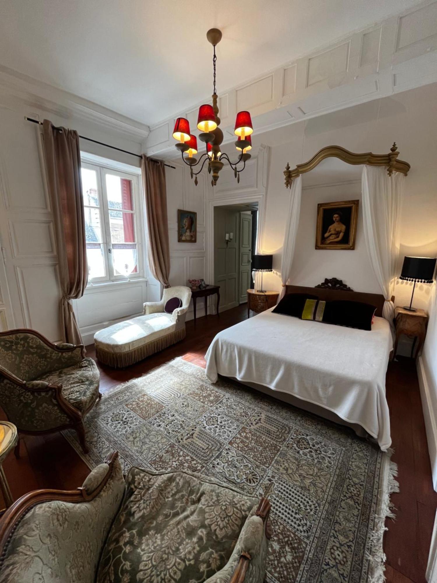 Le Logis De Saint Cyr Aparthotel Issoudun Eksteriør bilde
