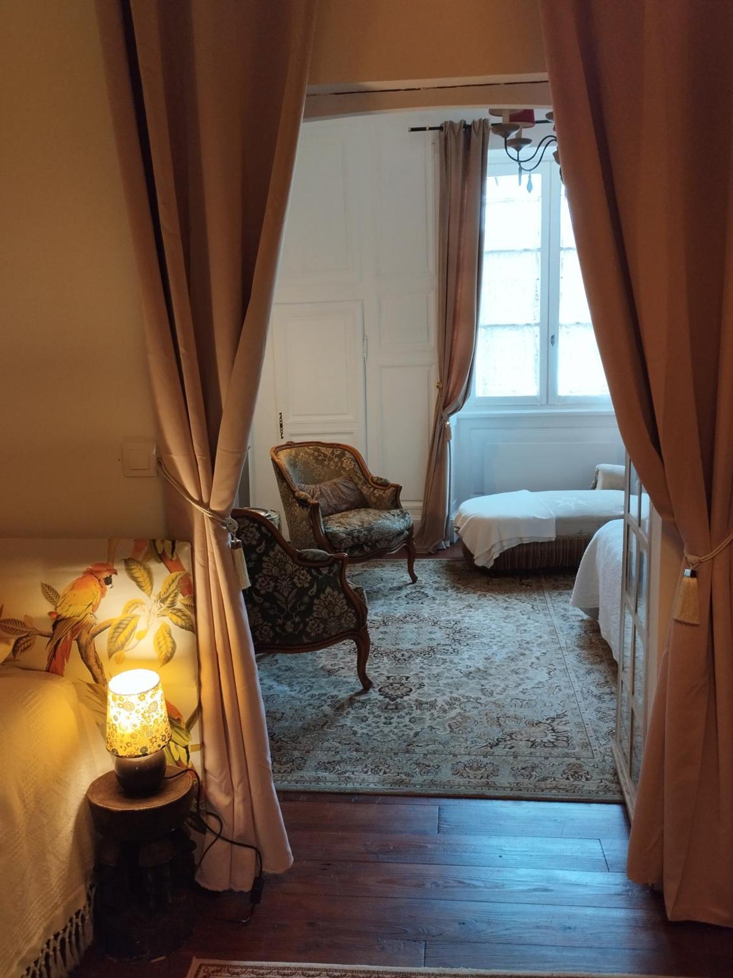 Le Logis De Saint Cyr Aparthotel Issoudun Eksteriør bilde