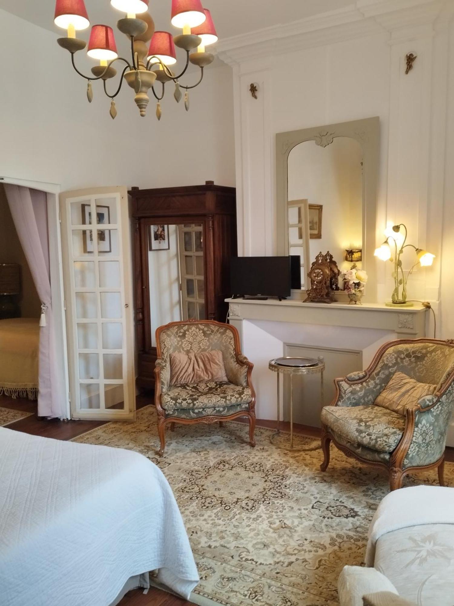 Le Logis De Saint Cyr Aparthotel Issoudun Eksteriør bilde